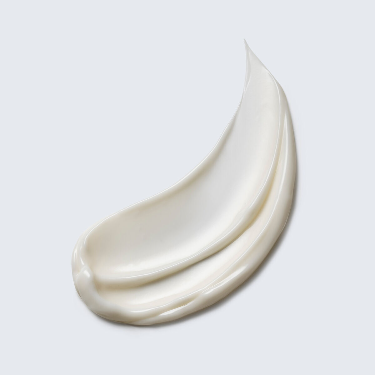 White lotion texture swatch, showcasing the creamy consistency of Estee Lauder REVITALIZING SUPREME+ cream.